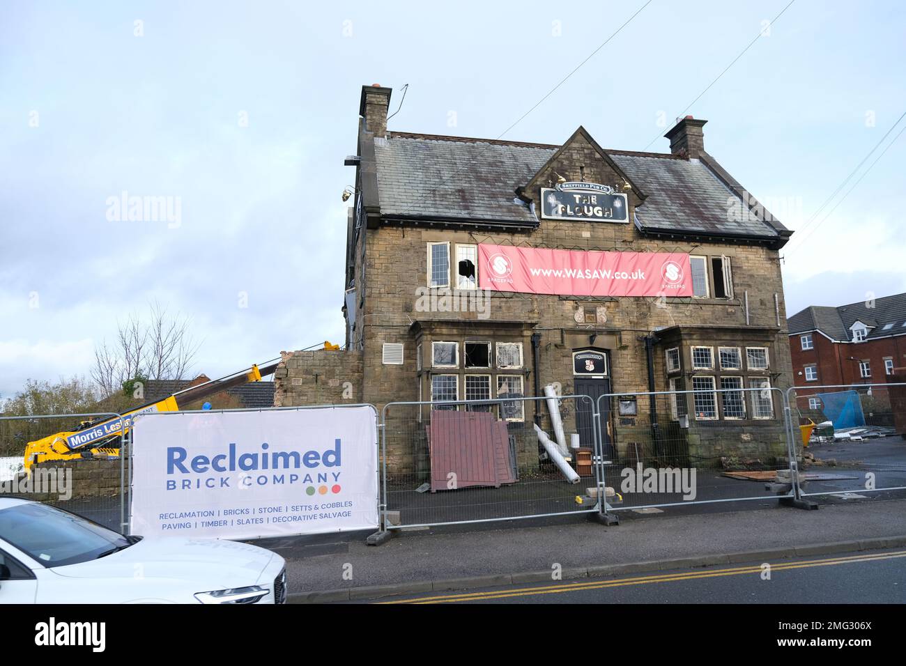 Historischer Pub The Plough wird auf der Sandygate Road in Sheffield abgerissen Stockfoto