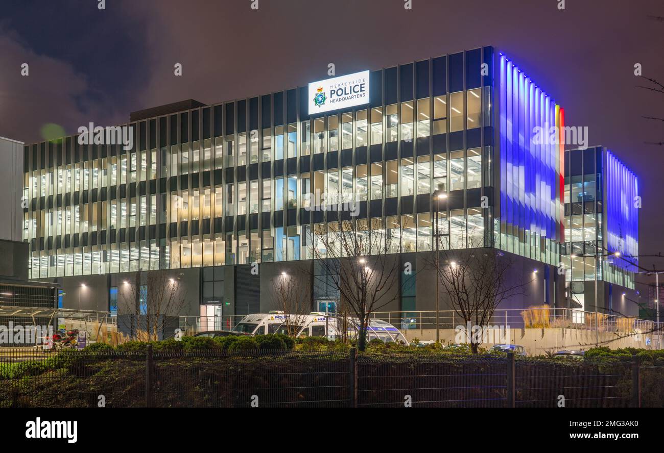 Merseyside Police Headquarters, "Rose Hill", Cazneau Street, Liverpool. Eröffnet im Oktober 2021. Dieses Bild wurde am 4. Januar 2023 aufgenommen. Stockfoto