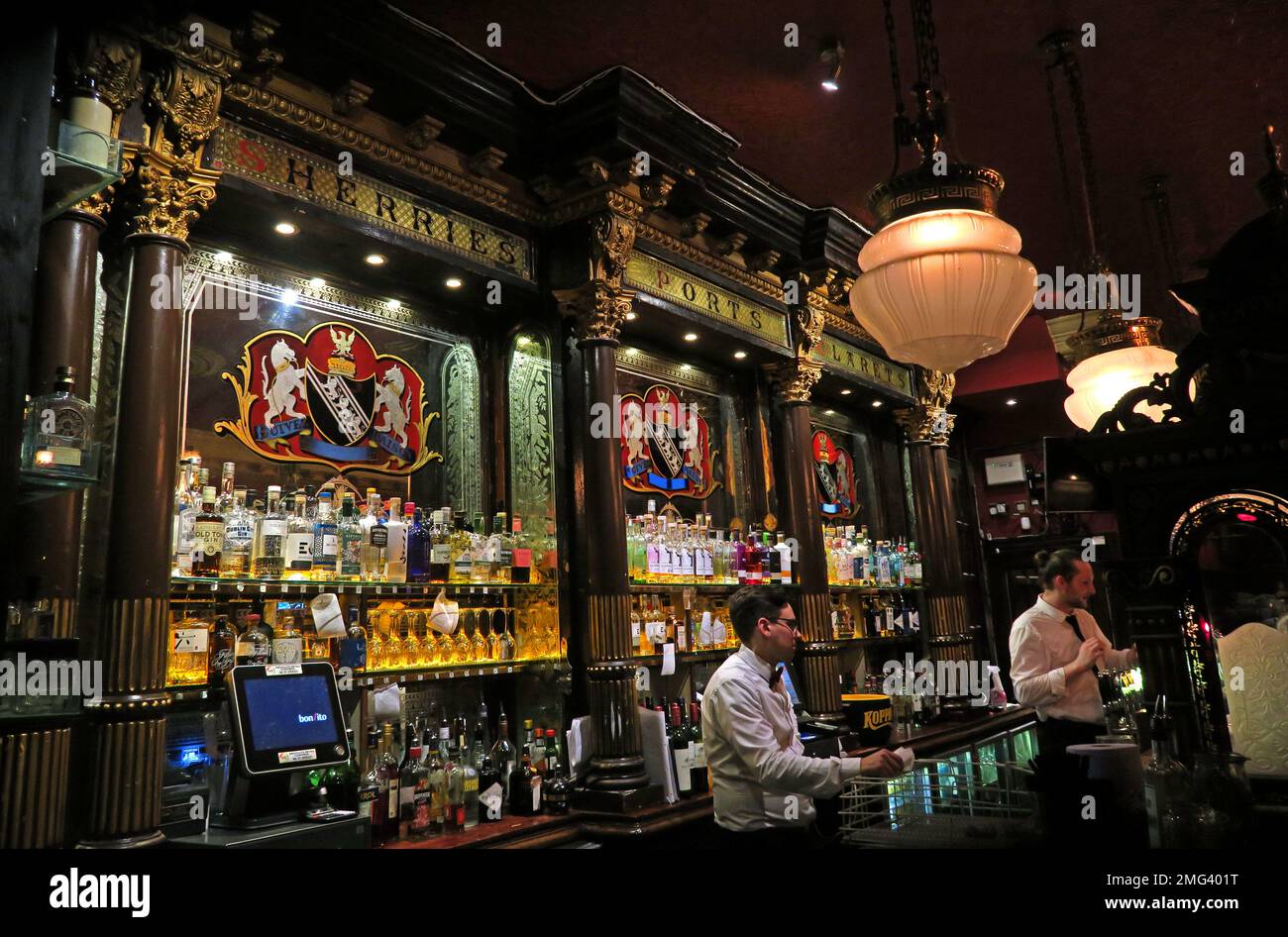 Viktorianisches Interieur des Gin Palace, 42 Middle Abbey St, North City, Dublin, D01 R260, Eire, Irland Stockfoto