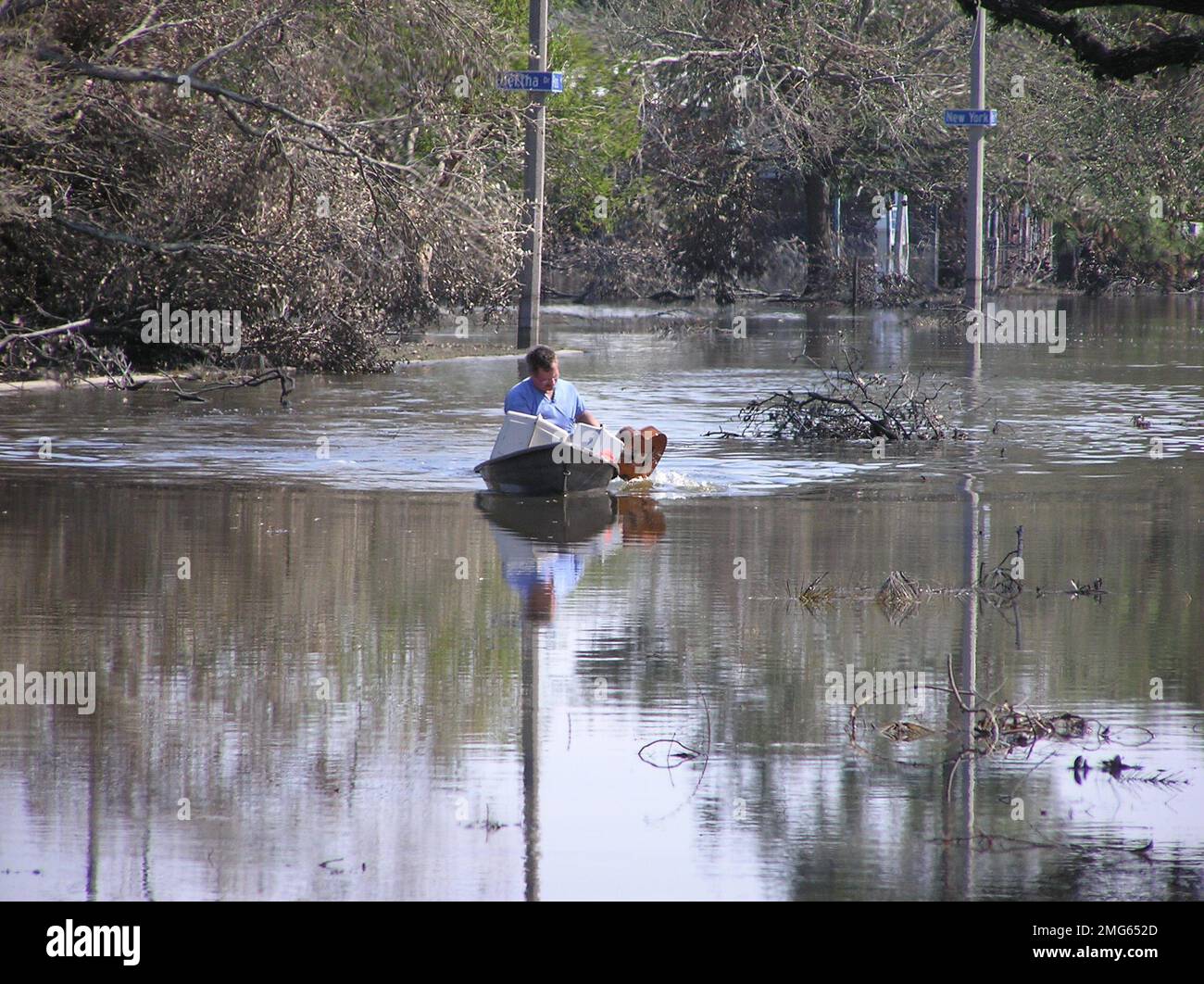 Operation Zephyr - 26-HK-154-100. Bilder von LT. Williams. Hurrikan Katrina Stockfoto