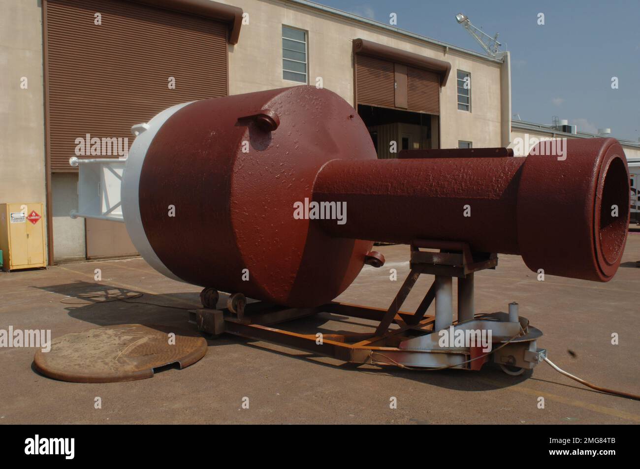 Navigationshilfen - 26-HK-63-49. Navigationshilfe am Dock. Hurrikan Katrina Stockfoto