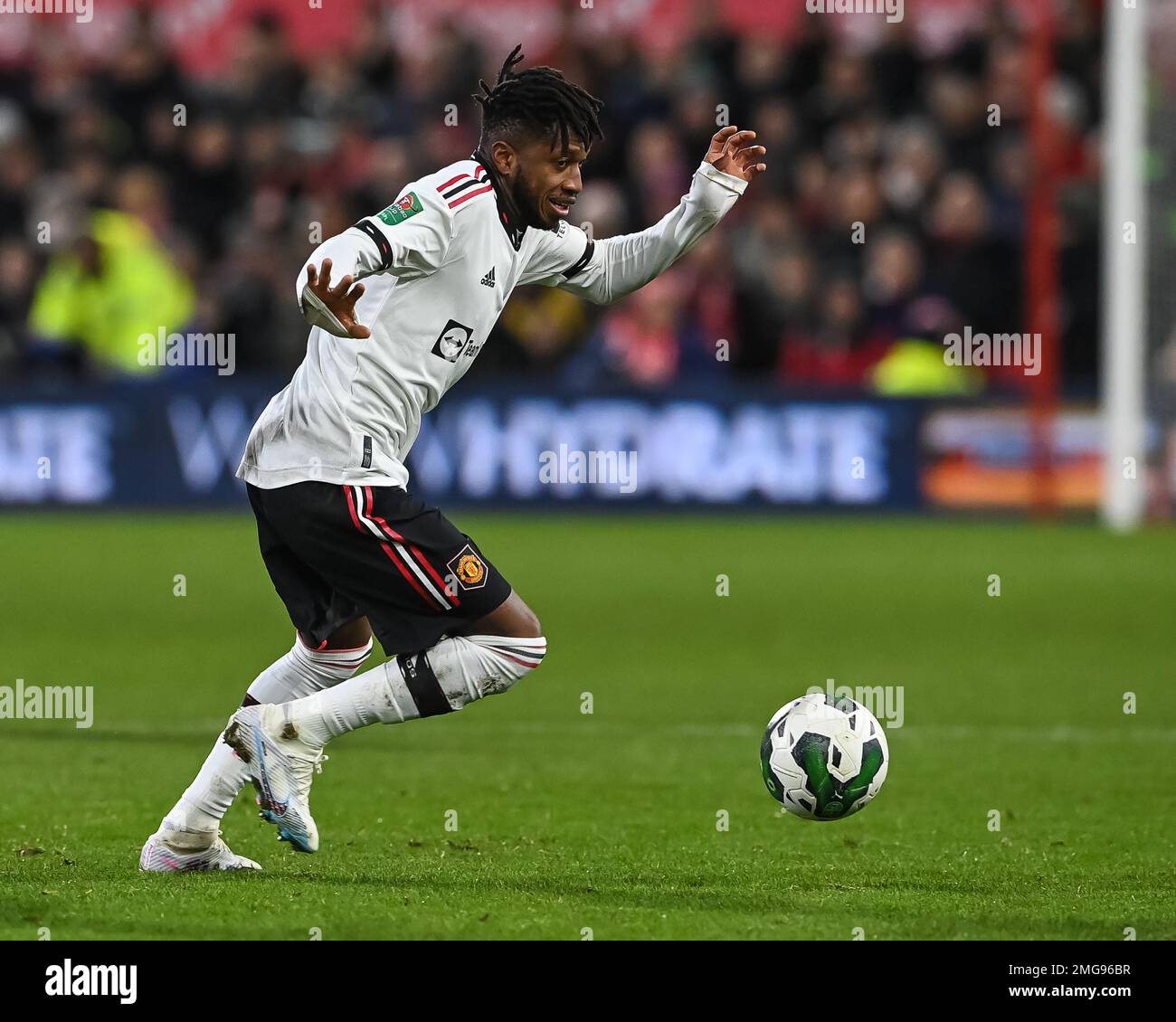 Fred #17 von Manchester United bricht mit dem Ball während des Carabao Cup Halbfinalspiels Nottingham Forest gegen Manchester United auf City Ground, Nottingham, Großbritannien, 25. Januar 2023 (Foto von Craig Thomas/News Images) in, am 1./25. Januar 2023. (Foto: Craig Thomas/News Images/Sipa USA) Guthaben: SIPA USA/Alamy Live News Stockfoto