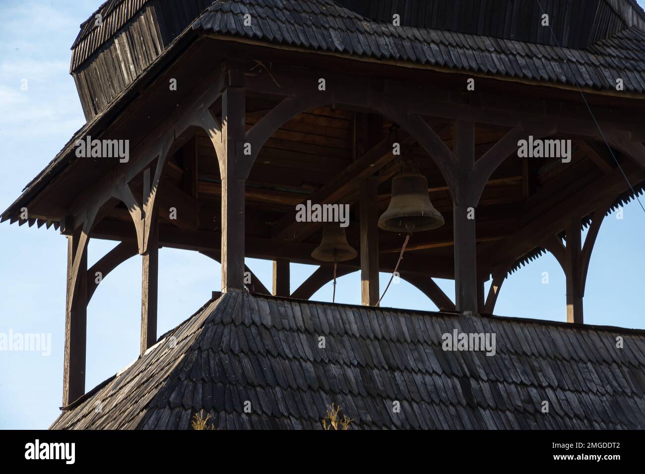 Die hölzerne Kirche des 18. Jahrhunderts in der Stadt Chortkiv, Ukraine. Stockfoto