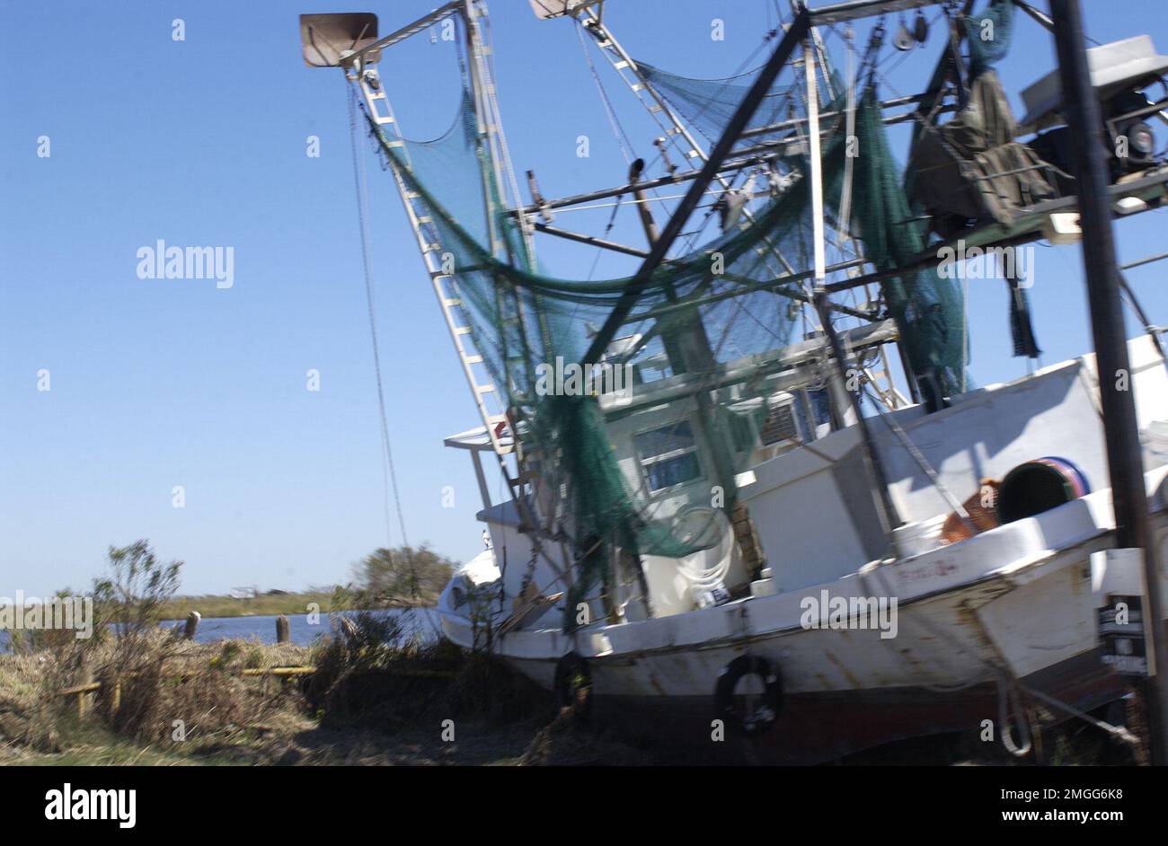 AIDS to Navigation Team - Dulac, Louisiana - 26-HK-343-45. Hurrikan Katrina Stockfoto
