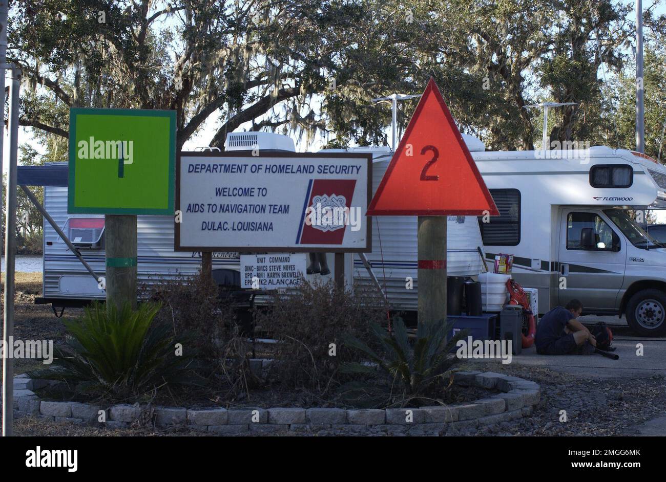 AIDS to Navigation Team - Dulac, Louisiana - 26-HK-343-4. Hurrikan Katrina Stockfoto