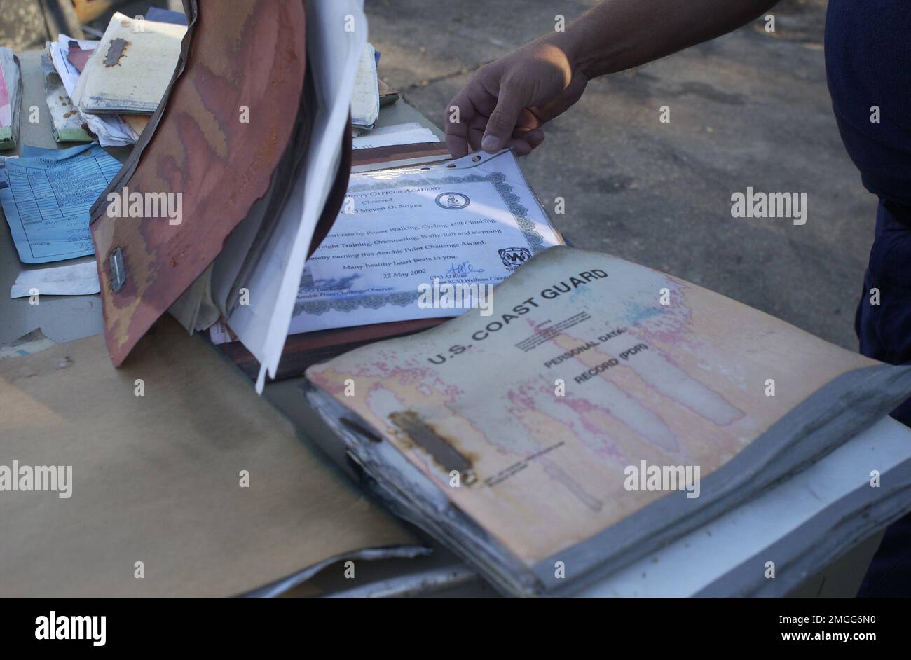 AIDS to Navigation Team - Dulac, Louisiana - 26-HK-343-25. Hurrikan Katrina Stockfoto