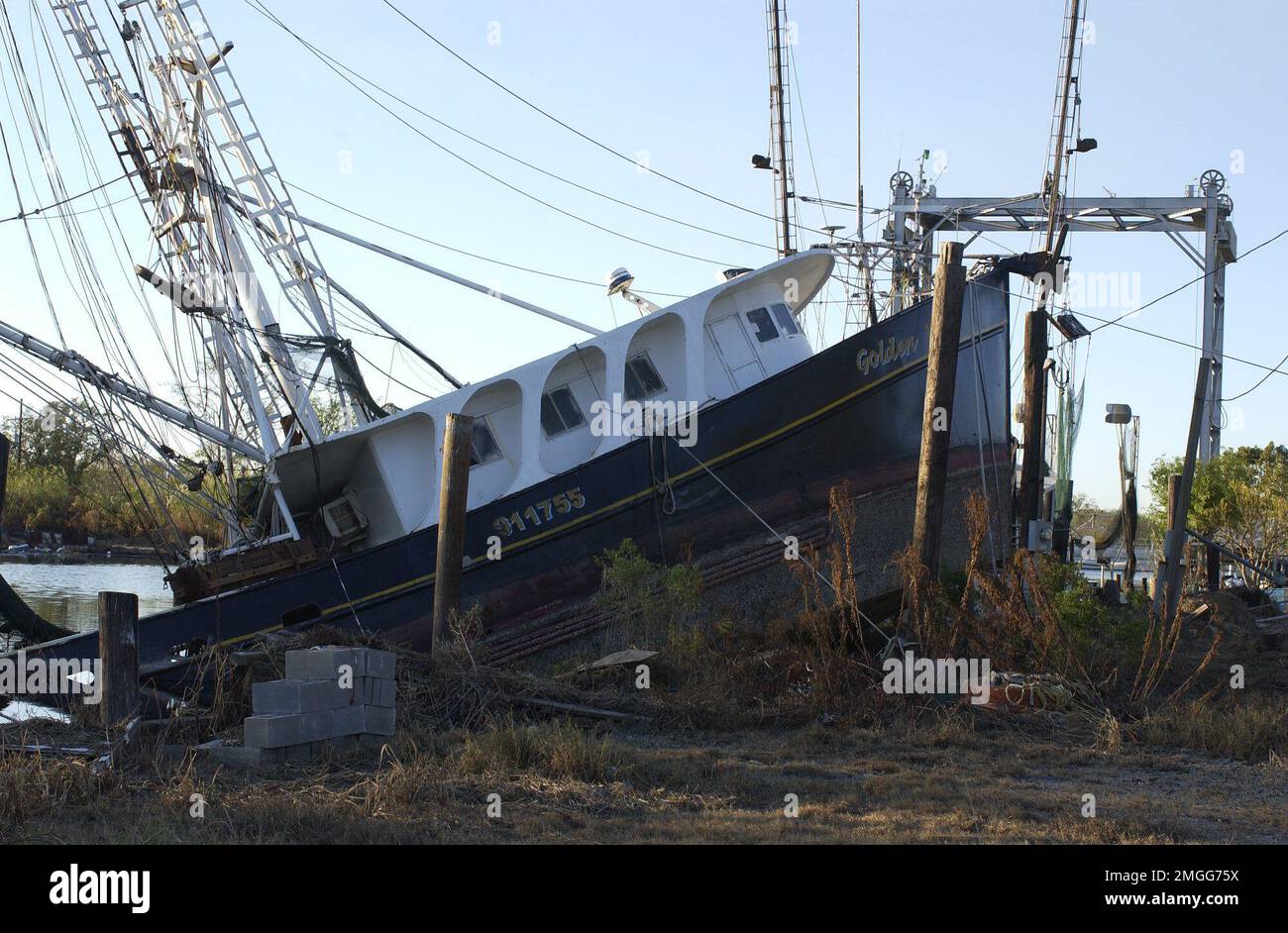 AIDS to Navigation Team - Dulac, Louisiana - 26-HK-343-37. Hurrikan Katrina Stockfoto