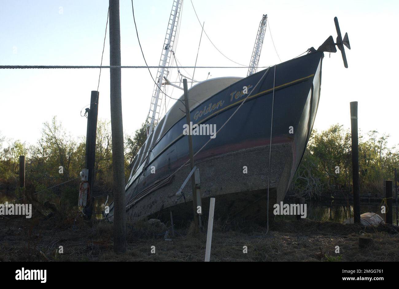 AIDS to Navigation Team - Dulac, Louisiana - 26-HK-343-41. Hurrikan Katrina Stockfoto