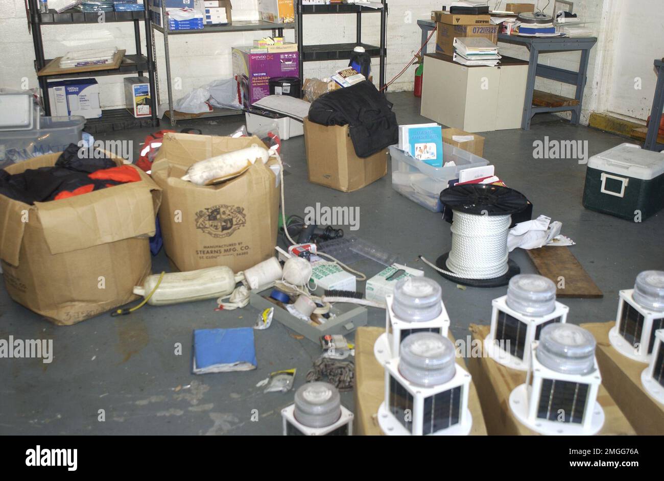 AIDS to Navigation Team - Dulac, Louisiana - 26-HK-343-32. Hurrikan Katrina Stockfoto