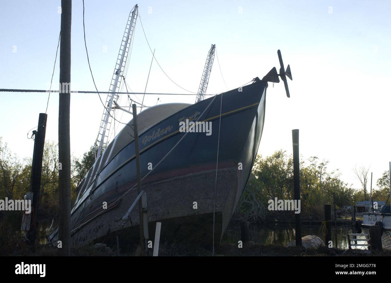 AIDS to Navigation Team - Dulac, Louisiana - 26-HK-343-42. Hurrikan Katrina Stockfoto
