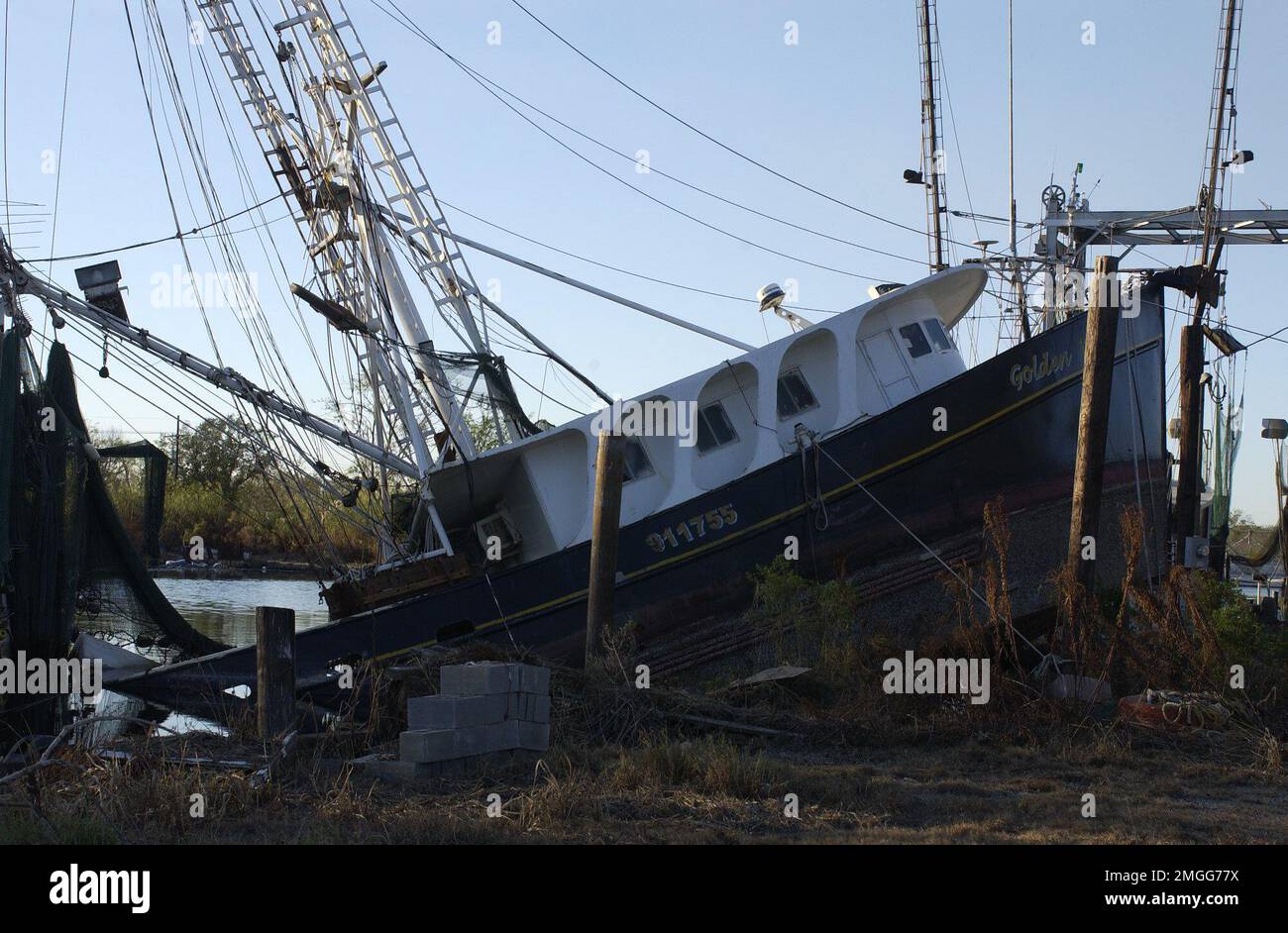 AIDS to Navigation Team - Dulac, Louisiana - 26-HK-343-38. Hurrikan Katrina Stockfoto