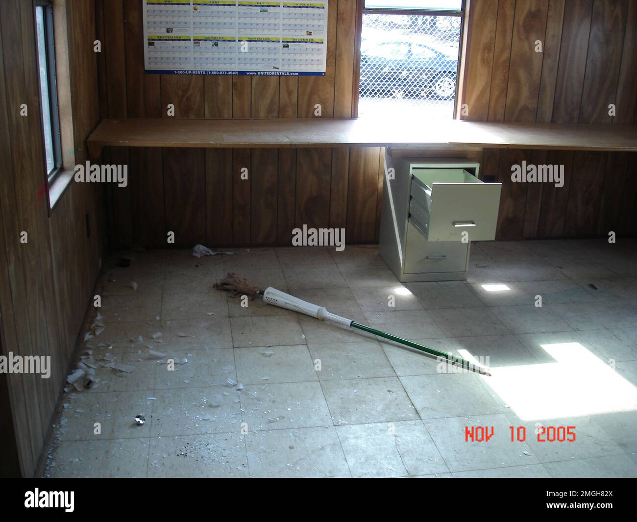 Instandhaltung und Logistik Kommandos Atlantic - Property Inventory Team - Hilfsmittel für das Navigationsteam Dulac - 26-HK-178-5. Hurrikan Katrina Stockfoto