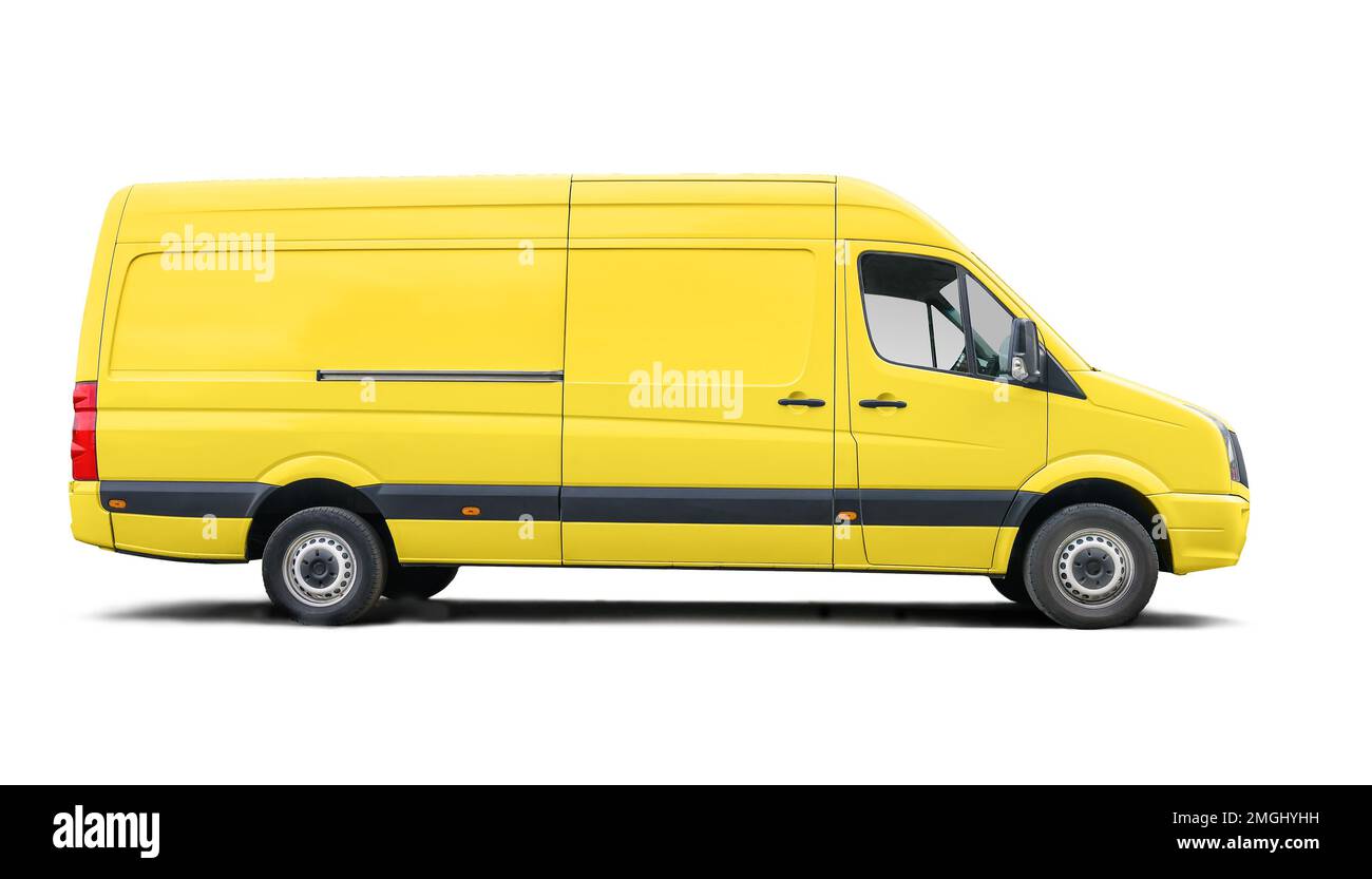 Gelber Lieferwagen, Seitenansicht mit leeren Platten isoliert auf weißem Hintergrund Stockfoto