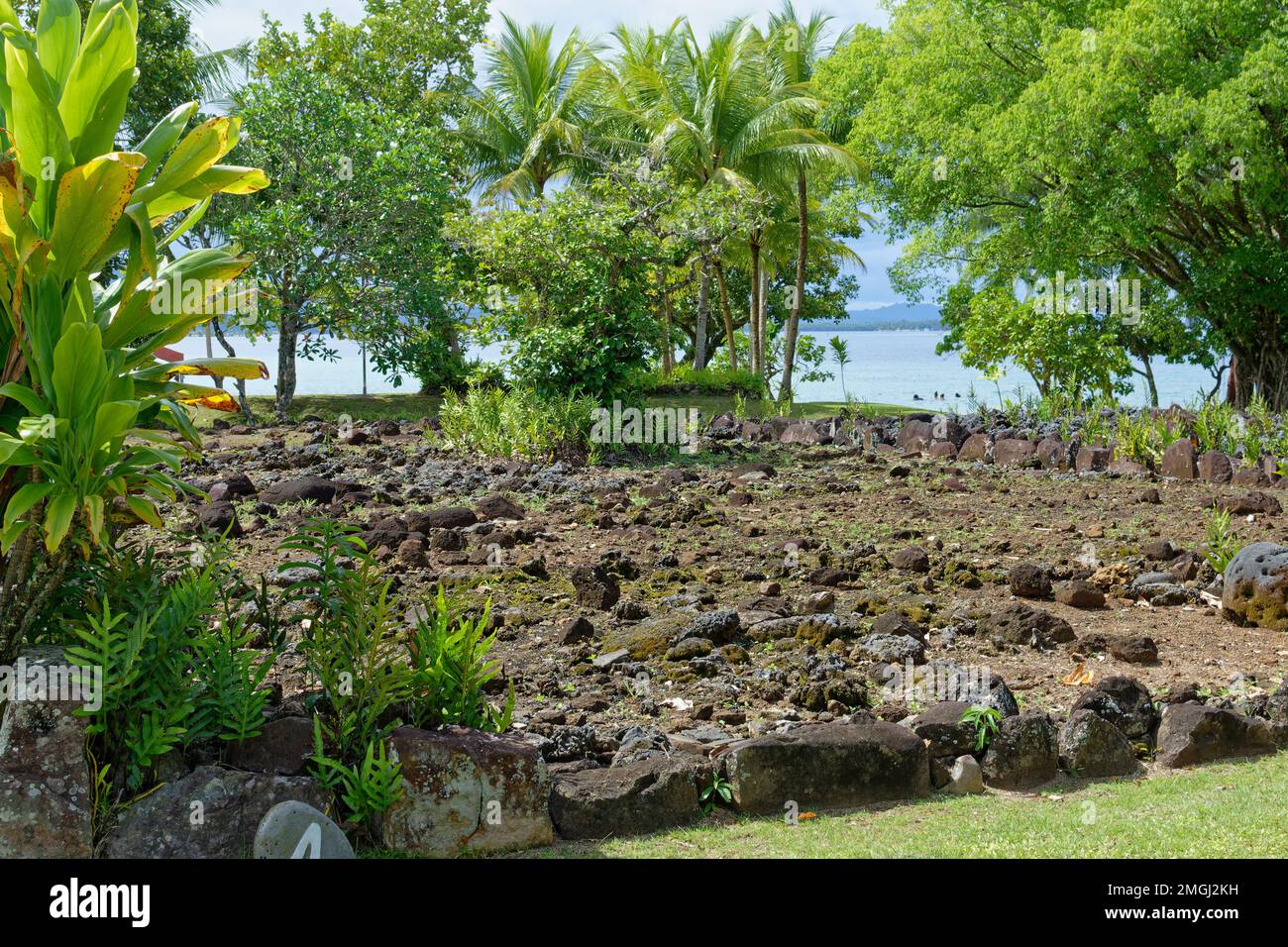 Französisch-Polynesien, Raiatea: Marae Taputapuatea, UNESCO-Weltkulturerbe, Gesellschaftsinseln, Südpazifik. Auf dem Gelände gibt es eine Reihe von Marae und andere Stockfoto