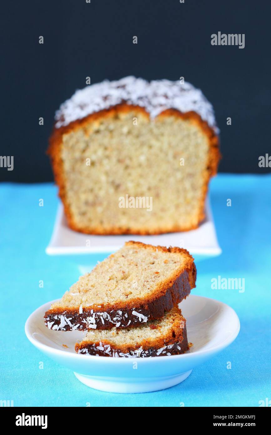 Hausgemachtes Bananenbrot mit Kokosnuss Stockfoto