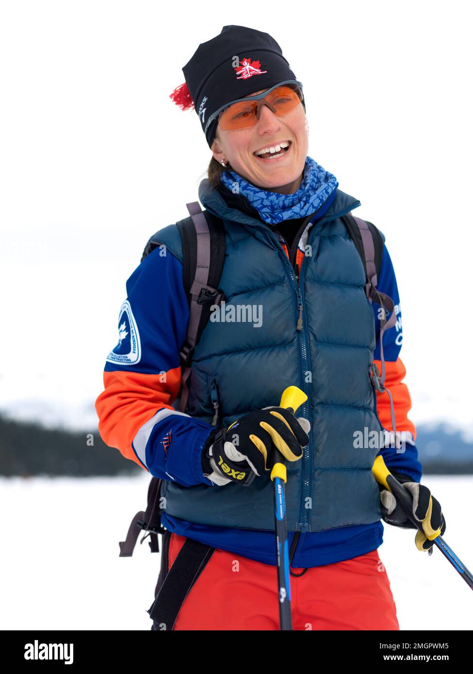 Kanada, Alberta, Banff National Park, Lake Louise, Porträt einer Skilanglauferin Stockfoto