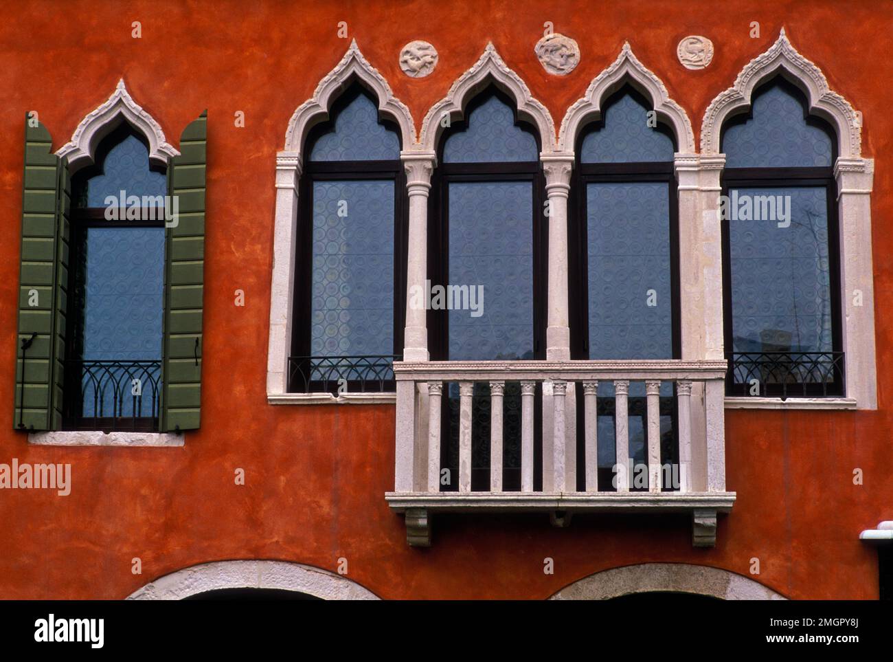 Italien, Venedig, Details venezianischer Fenster Stockfoto