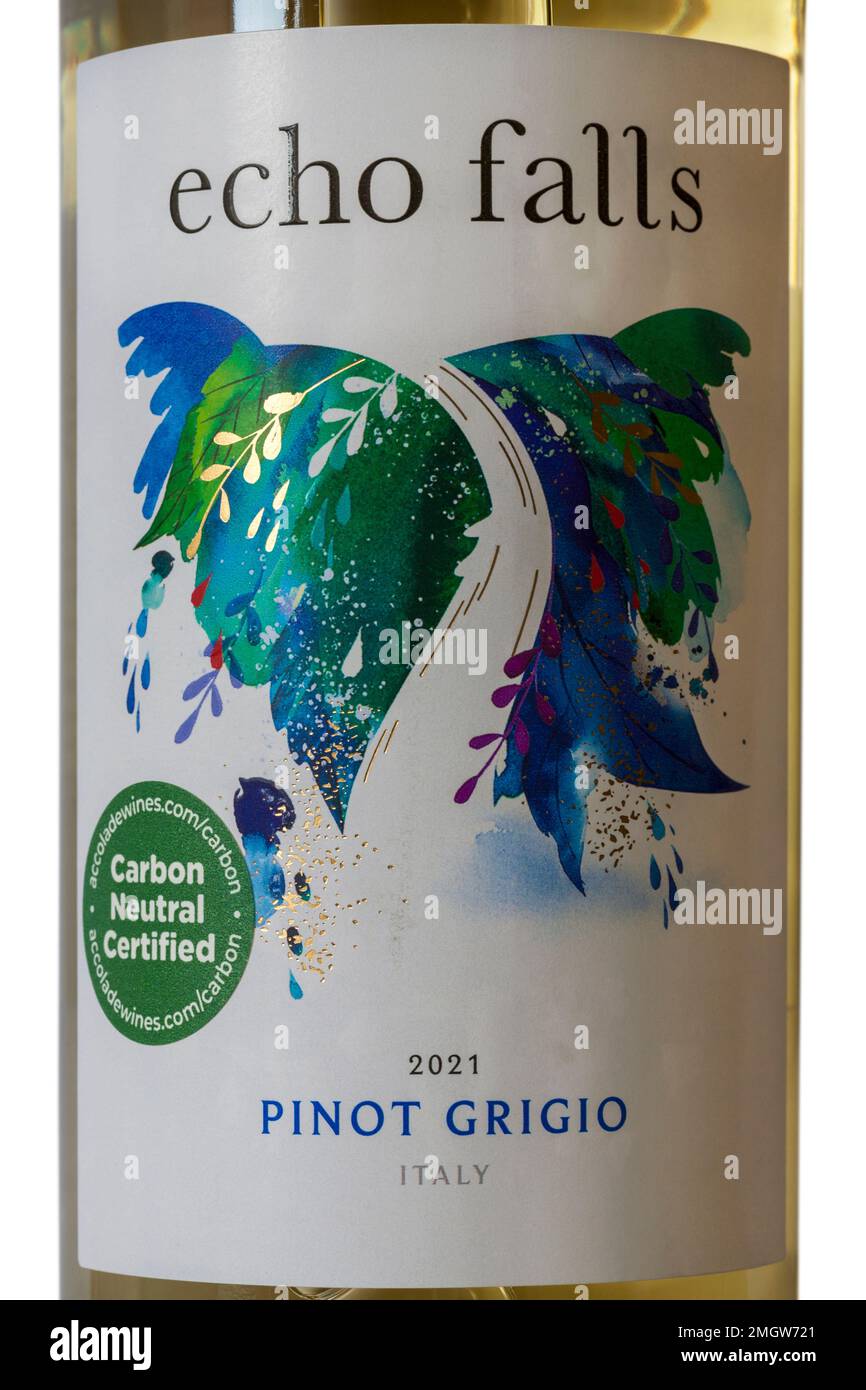 Etikett auf der Flasche Echo Falls Pinot Grigio, italienisches Weinerzeugnis 2021, verkauft im Vereinigten Königreich Stockfoto