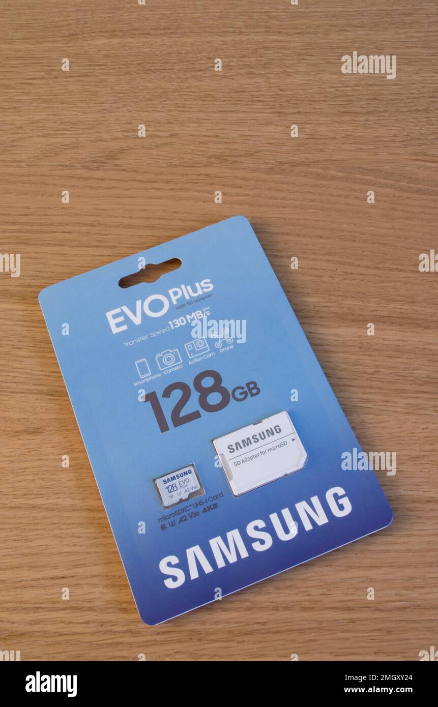 Samsung EVO Plus Micro SDXC 128GB-GB-Speicherkarte mit SD-Adapter Stockfoto