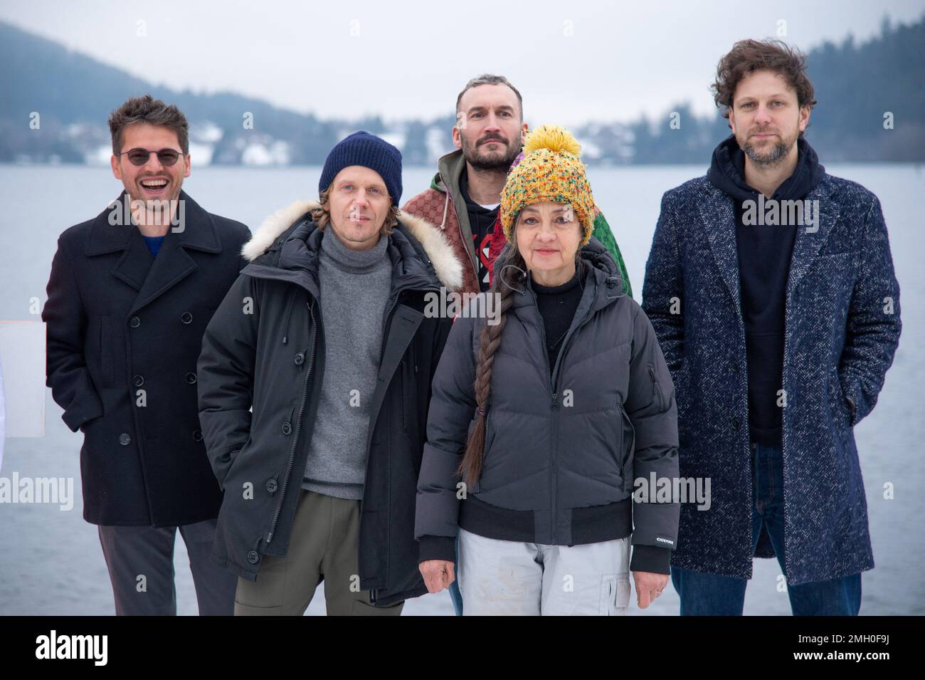 Gerardmer, Frankreich. 26. Januar 2023. Pierre Deladonchamps, Alex Lutz, Catherine Ringer, Sebastien Marnier und Pierre Rochefort, die am 26. Januar 2023 beim Jury Photocall anlässlich des 30. Gerardmer International Fantastic Film Festival in Gerardmer, Frankreich, teilnahmen. Foto: Aurore Marechal/ABACAPRESS.COM Kredit: Abaca Press/Alamy Live News Stockfoto