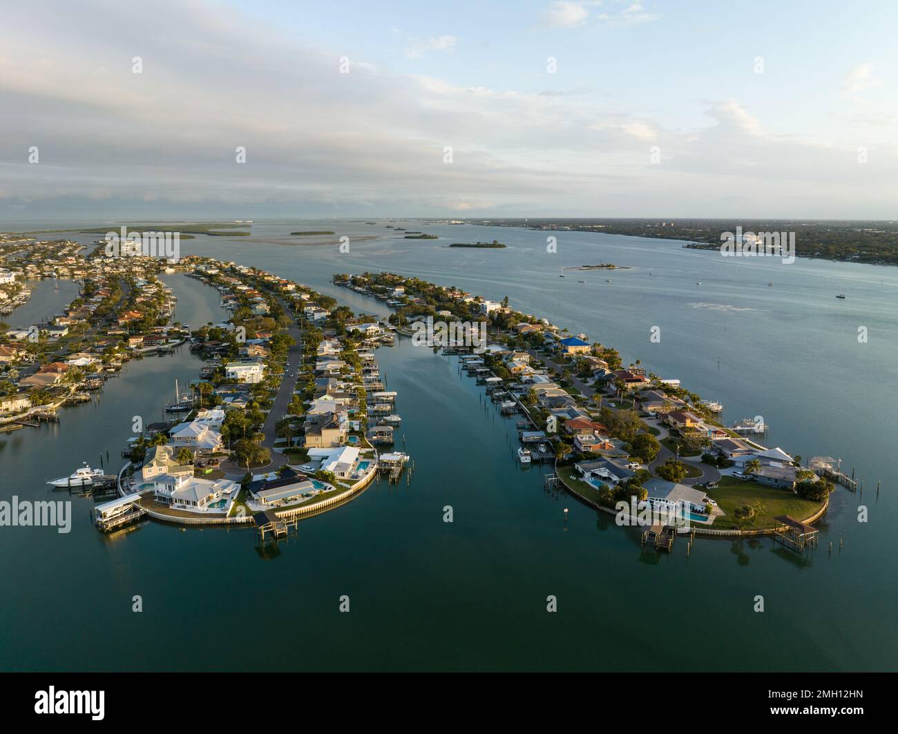Häuser an der Golfküste von Florida, Clearwater Beach, Pinellas County, Florida, USA aus der Vogelperspektive. Stockfoto