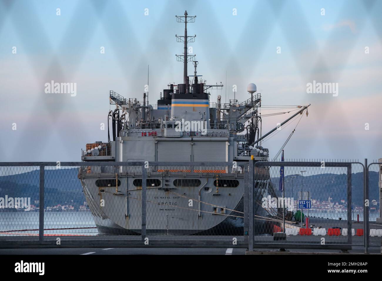 Das amerikanische Kriegsschiff US Naval Ship Arctic traf am 26. Januar 2023 im Hafen von Gazenica in Zadar, Kroatien, ein. Foto: Sime Zelic/PIXSELL Credit: Pixsell/Alamy Live News Stockfoto