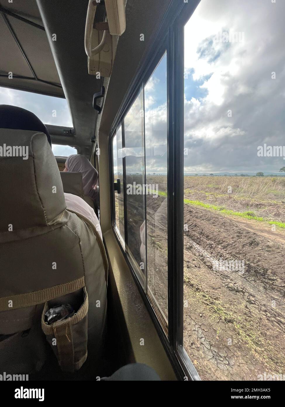 Eine schöne Aussicht von der Tourismusseite oder vom Fenster des Safari-Jeepwagens. Sansibar, Tansania. Stockfoto