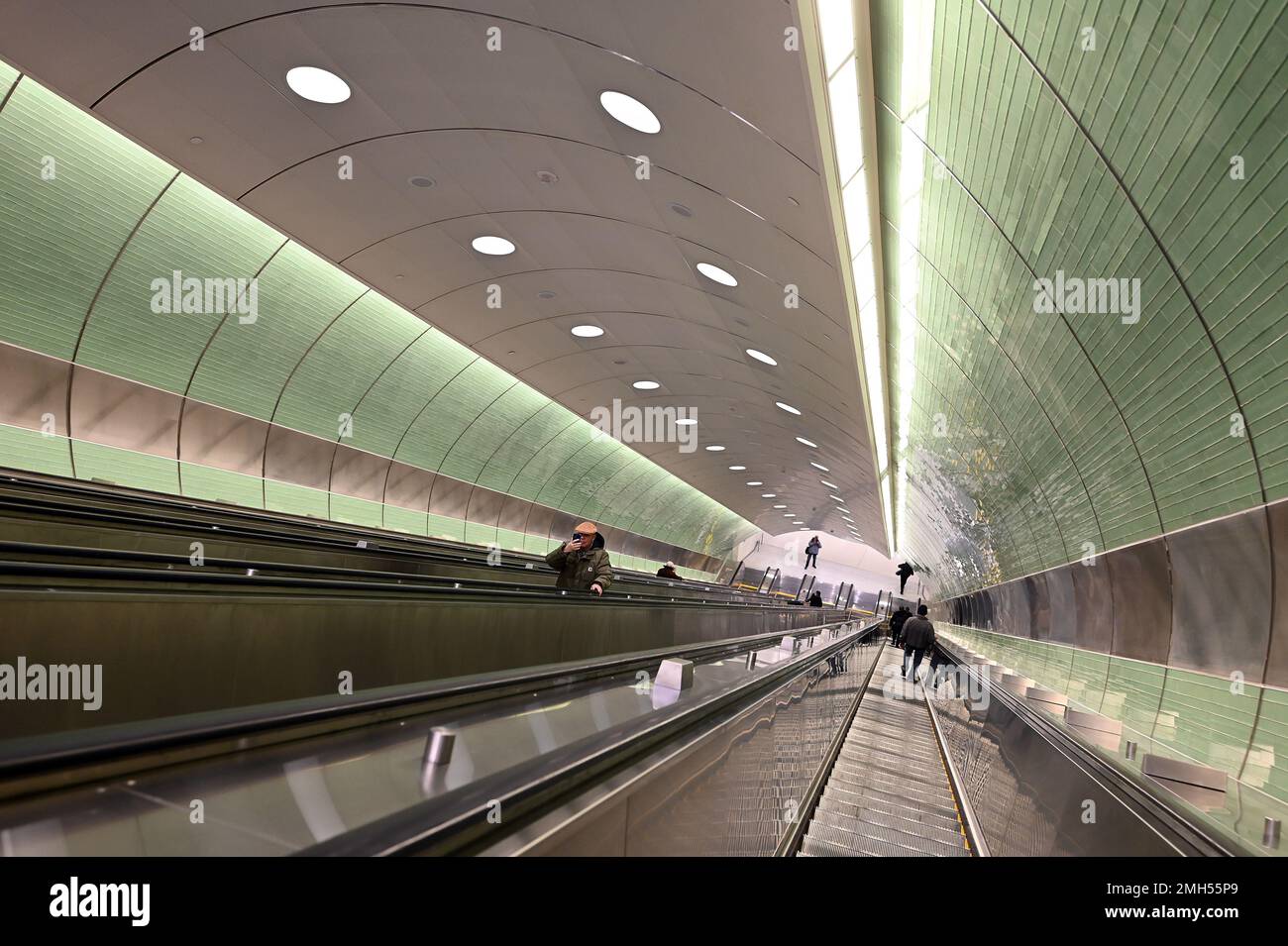 New York, USA. 26. Januar 2023. Innenansicht des neu eröffneten Long Island Railroad Annex im Grand Center Madison, New York, NY, 26. Januar 2023. Nach zwei Jahrzehnten Bauarbeiten bringt das $11,6 Milliarden Dollar schwere Projekt die Pendler der Long Island Rail Road direkt in das Grand Central Terminal auf der East Side von Manhattan. (Foto: Anthony Behar/Sipa USA) Guthaben: SIPA USA/Alamy Live News Stockfoto