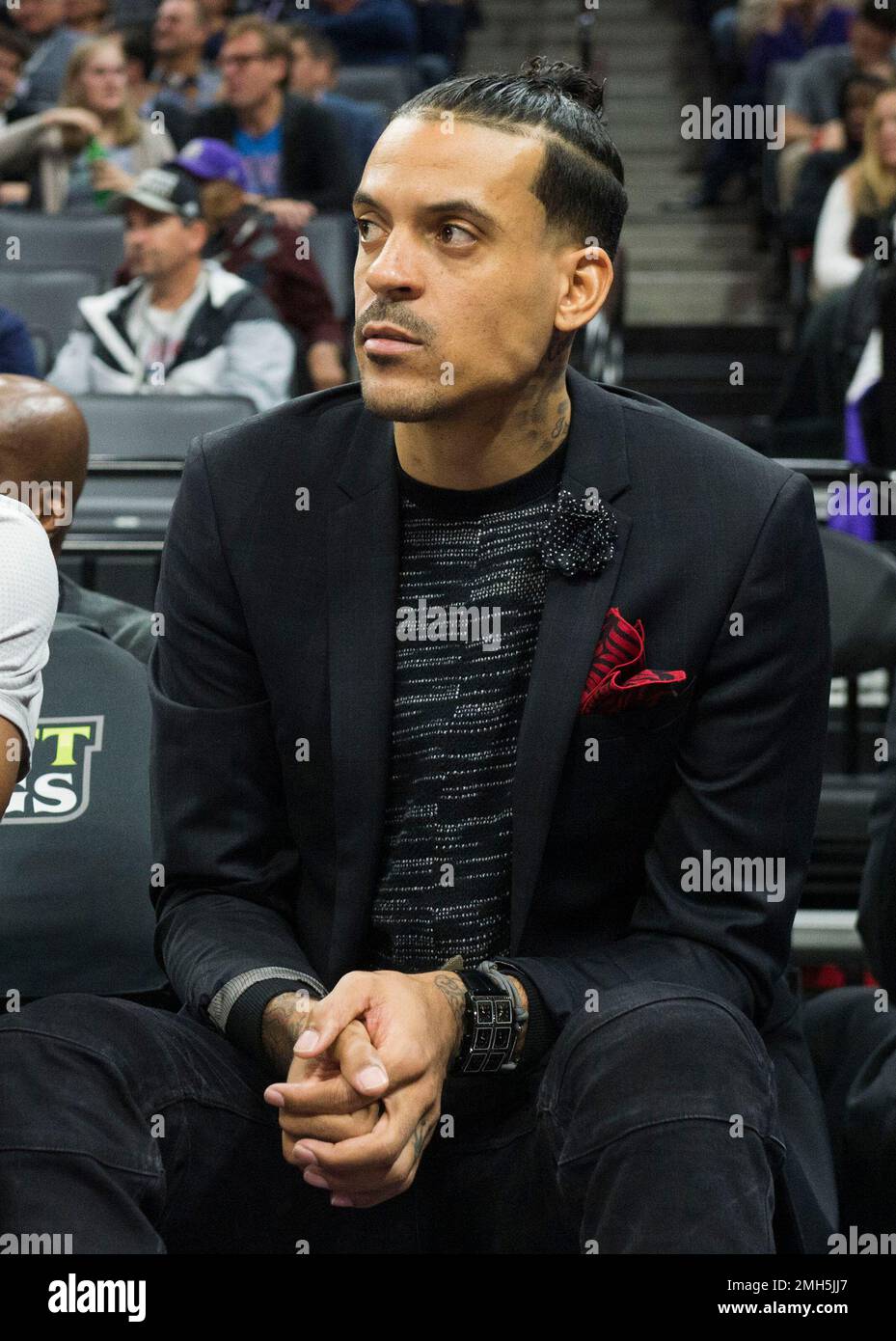 Sacramento, USA. 09. Dezember 2016. In einem Dateibild vom Dezember 2016 sitzt Matt Barnes mit den Sacramento Kings während eines Spiels im Golden 1 Center in Sacramento, Kalifornien, in Straßenkleidung auf der Bank. (Foto: Hector Amezcua/The Sacramento Bee/TNS/Sipa USA) Guthaben: SIPA USA/Alamy Live News Stockfoto