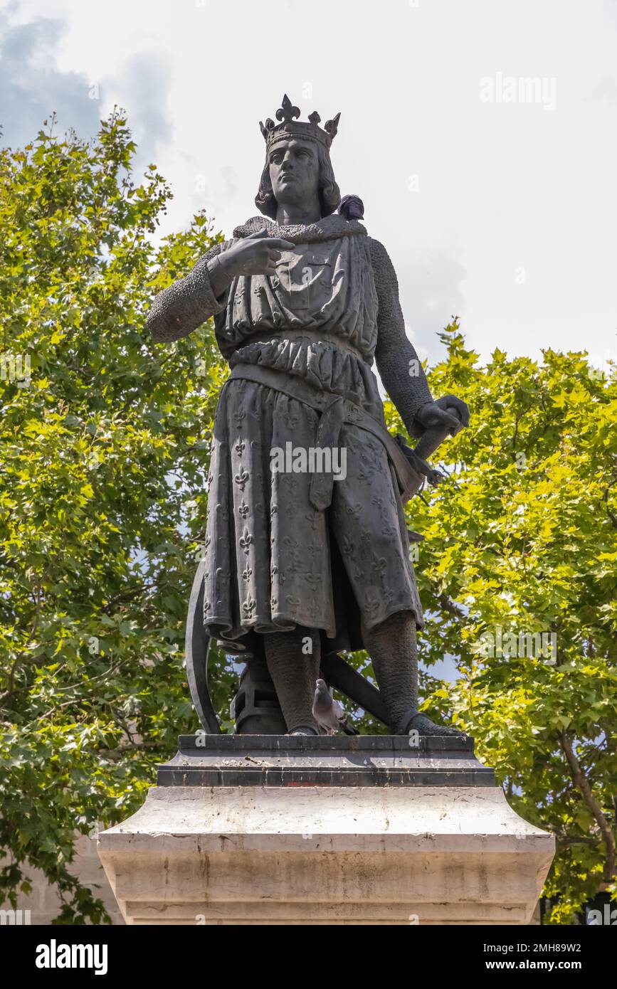 Aigues-Mortes, Gard, Okzitanien, Frankreich. 4. Juli 2022. Das Innere der Kirche Notre-Dame-des-Sablons in Aigues-Mortes. Stockfoto