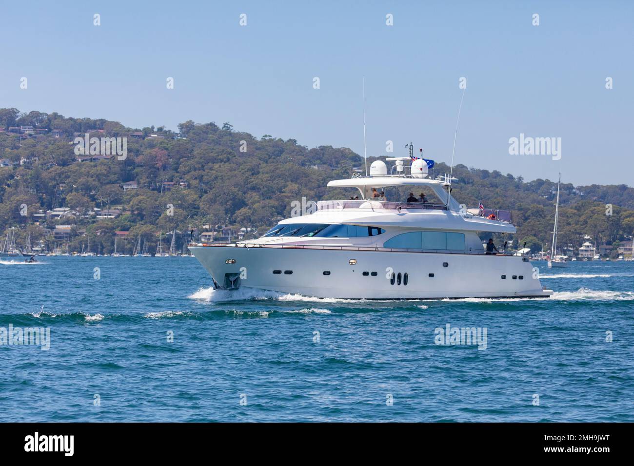 Pittwater Sydney, Australien. Große luxuriöse Motoryacht auf Pittwater, North Sydney, NSW, Australien im Sommer 2023 Stockfoto