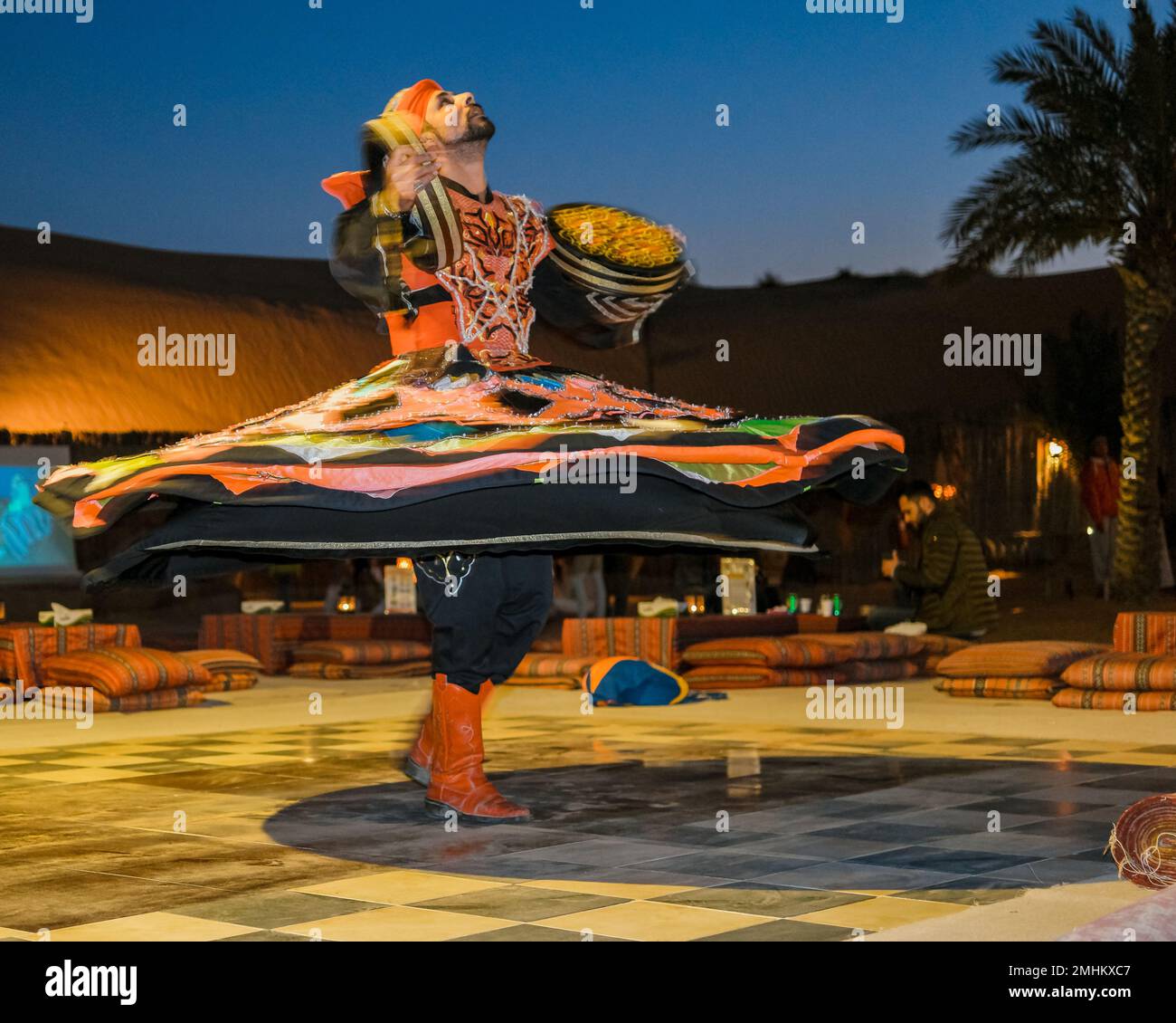 Wüstensafari in Dubai mit arabischem Tanz im Safaricamp, Dubai Februar 2017 Stockfoto