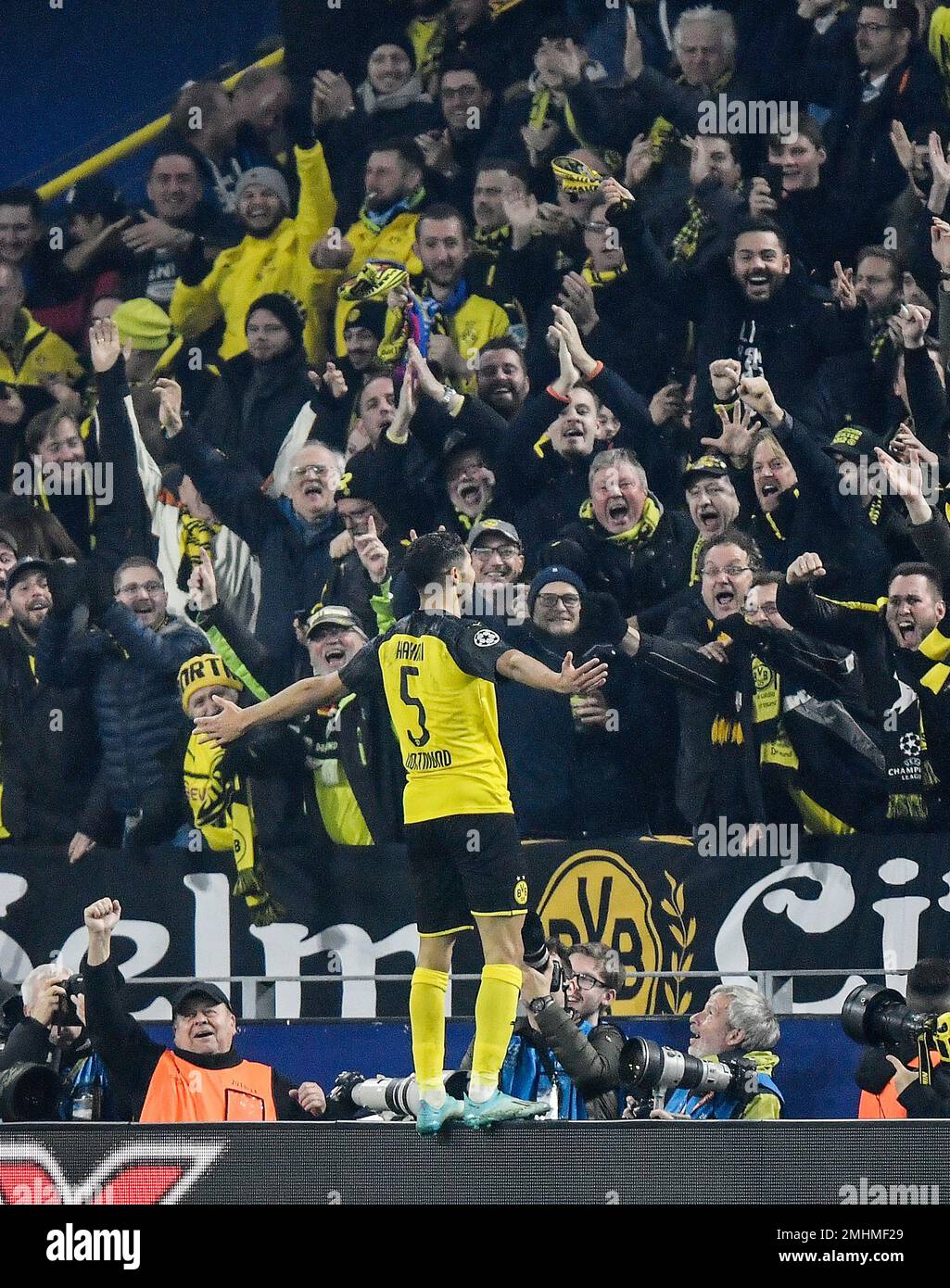 Dortmund's Achraf Hakimi celebrates after scoring his side's third goal during the Champions League group F soccer match between Borussia Dortmund and Inter Milan, in Dortmund, Germany, Tuesday, Nov. 5, 2019. Dortmund defeated Inter with 3-2. (AP Photo/Martin Meissner) Stockfoto