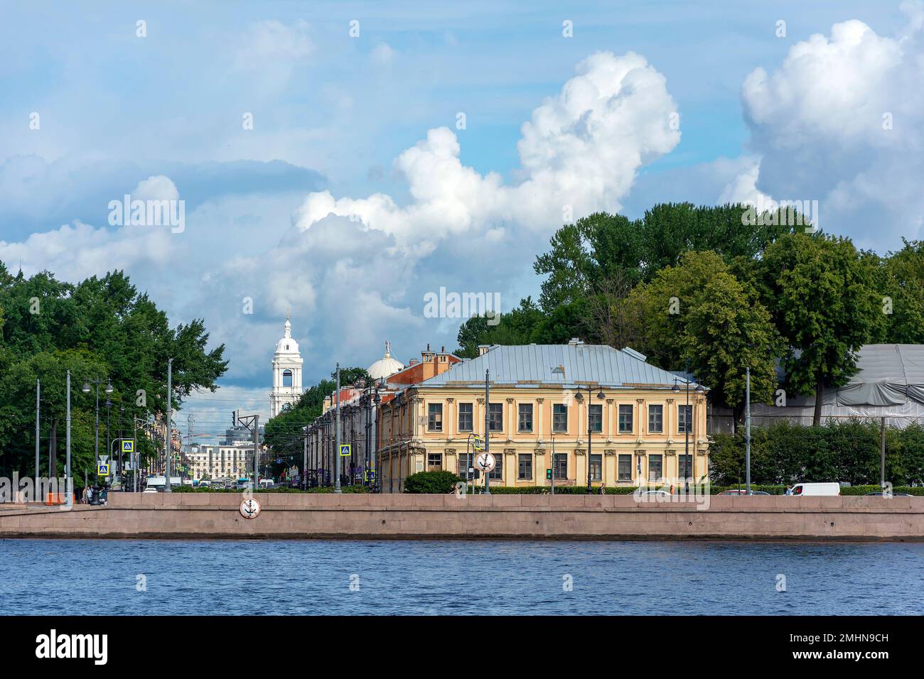 St. Petersburg, Blick über die Bolshaya Neva bis zum Ufer der Universität Stockfoto