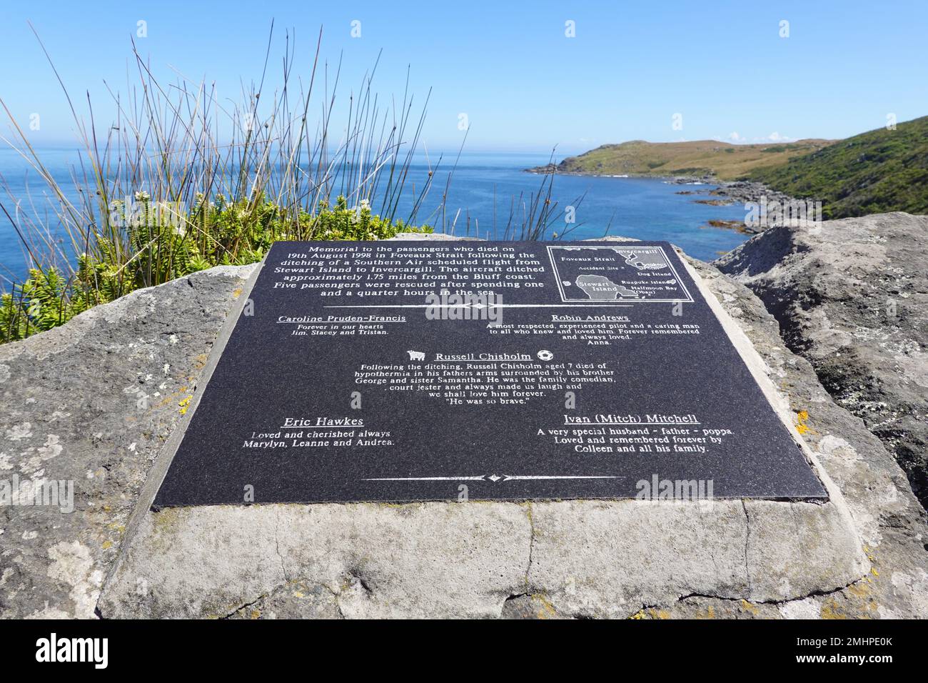 Gedenkstätte für die fünf Menschen, die 1998 bei dem Unfall der Southern Air Cessna starben und von Stewart Island nach Invercargill, Neuseeland, zurückkehrten Stockfoto