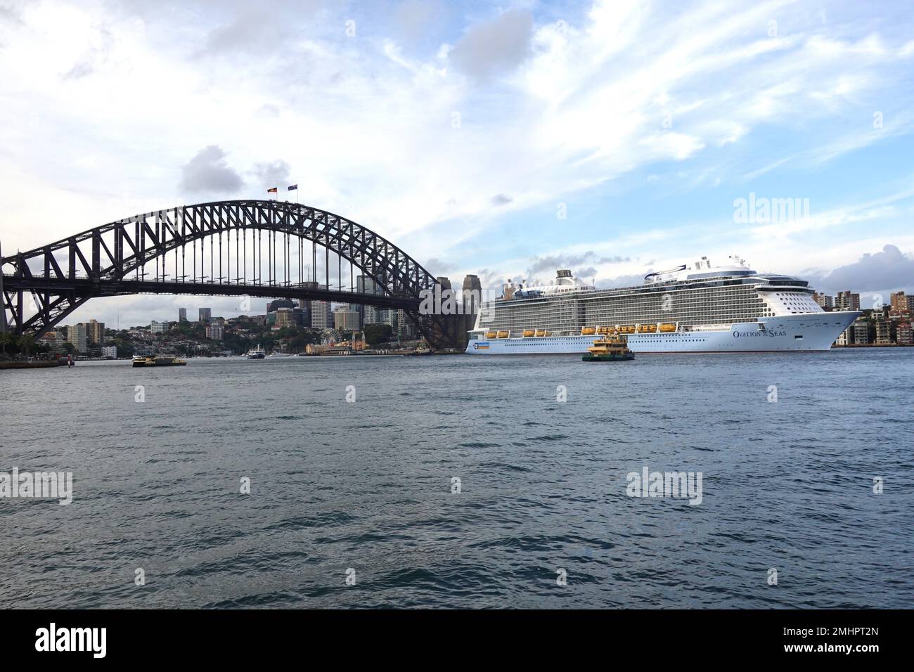 Ovation of the Seas Kreuzfahrtschiff im Besitz von Royal Caribbean International, Abfahrt Sydney, Australien Stockfoto