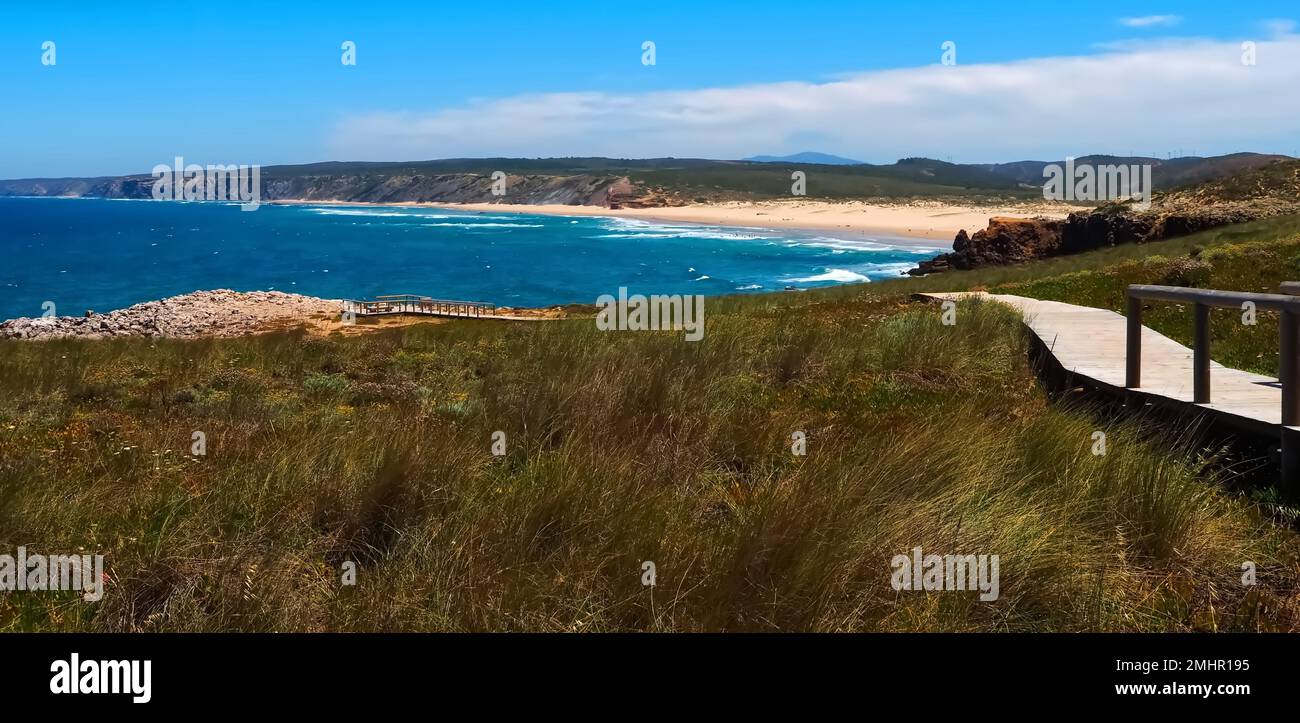 Wunderschönes Praia da Bordeira an der Westküste Portugals Stockfoto