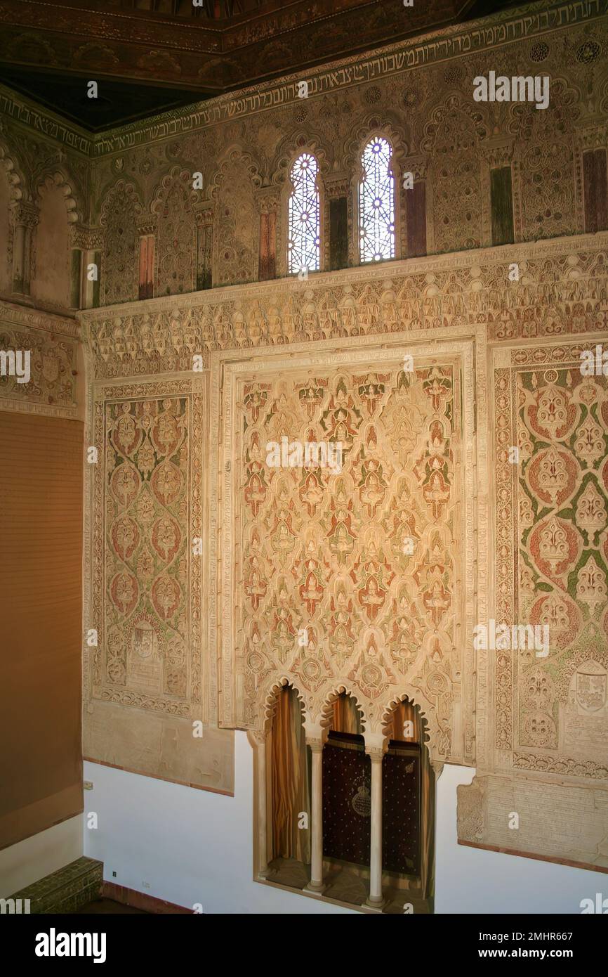 Das Innere der historischen mittelalterlichen Synagoge El Tránsito und das Sephardische Museum, entworfen von Don Meir (Mayr) Abdeil, erbaute 1357 Toledo Spanien Stockfoto