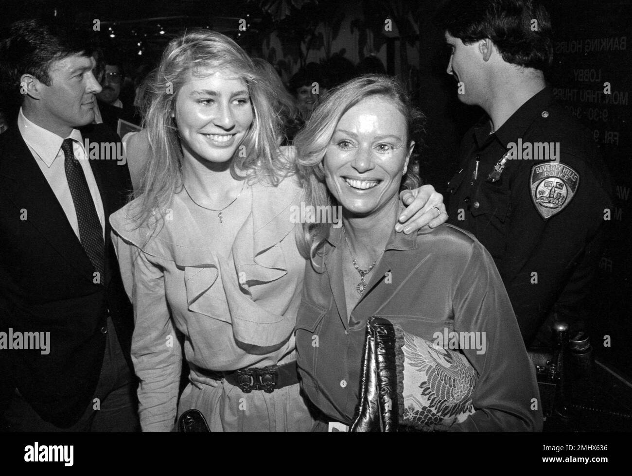 Abby Dalton und Tochter Katherine beim Stop Arthritis Telethon-Empfang am 21. Februar 1982. Kredit: Ralph Dominguez/MediaPunch Stockfoto