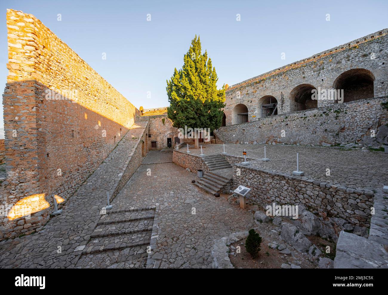 Innenhof, Festung Palamidi, Nafplio, Peloponnes, Griechenland Stockfoto