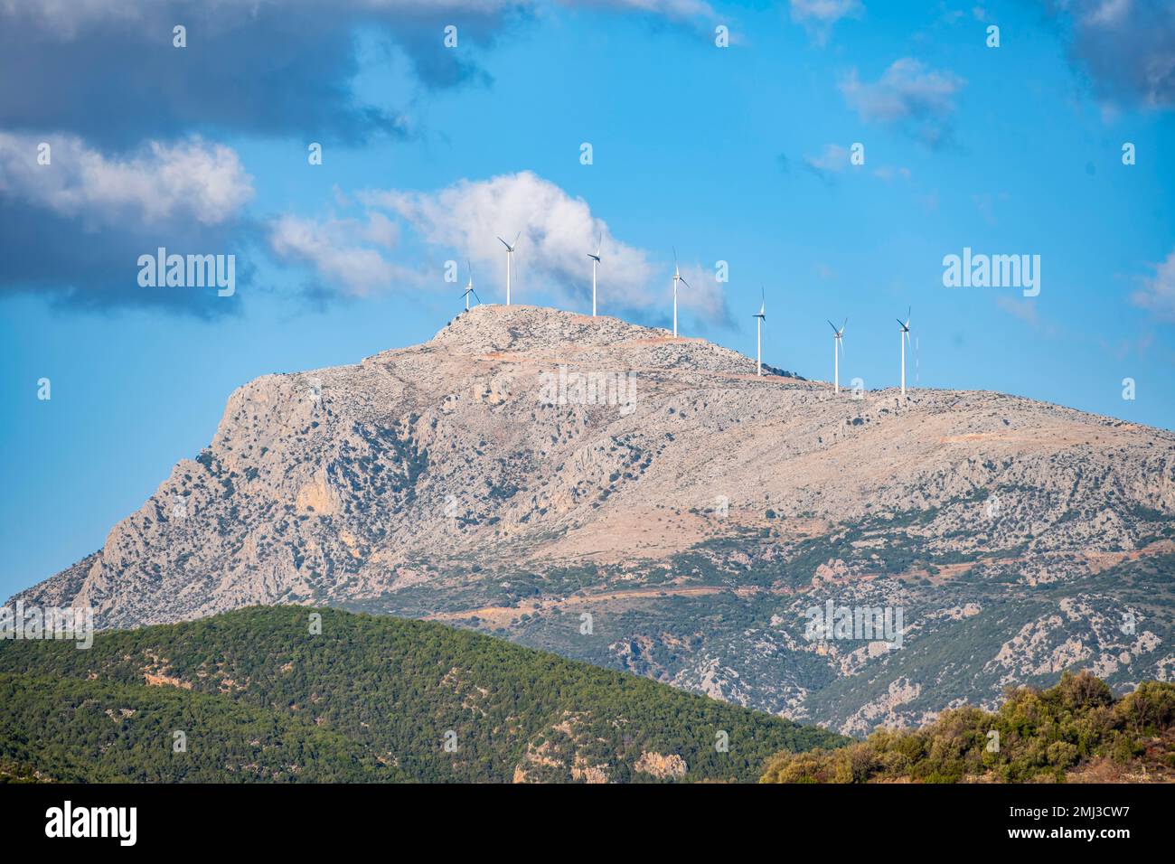 Windturbinen auf dem Berg, Peloponnes, Griechenland Stockfoto