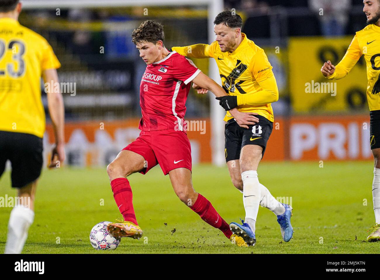 BREDA, NIEDERLANDE - JANUAR 27: Lewis Schouten von Jong AZ, Tom Boere von NAC Breda während des niederländischen Keukenkampioendivisie-Spiels zwischen NAC Breda und Jong AZ im Rat Verlegh Stadion am 27. Januar 2023 in Breda, Niederlande (Foto von Joris Verwijst/Orange Pictures) Stockfoto