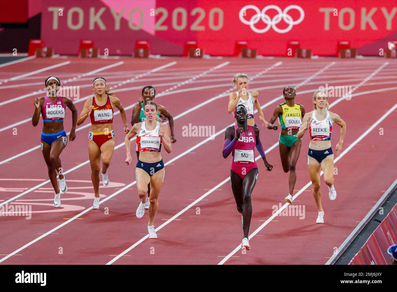 Athing Mu (USA) Olympiameister in den 800 Metern der Frauen bei den Olympischen Sommerspielen 2020 (2021) in Tokio, Japan Stockfoto