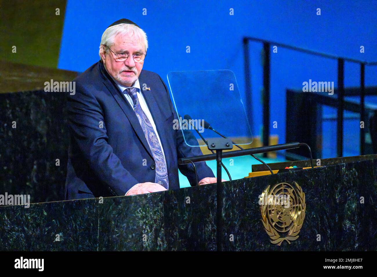 New York, USA. 27. Januar 2023. Der Holocaust-Überlebende Jacques Grishaver spricht in der UN-Generalversammlung zum Gedenken an die Opfer des Holocaust am Internationalen Gedenktag. Kredit: Enrique Shore/Alamy Live News Stockfoto