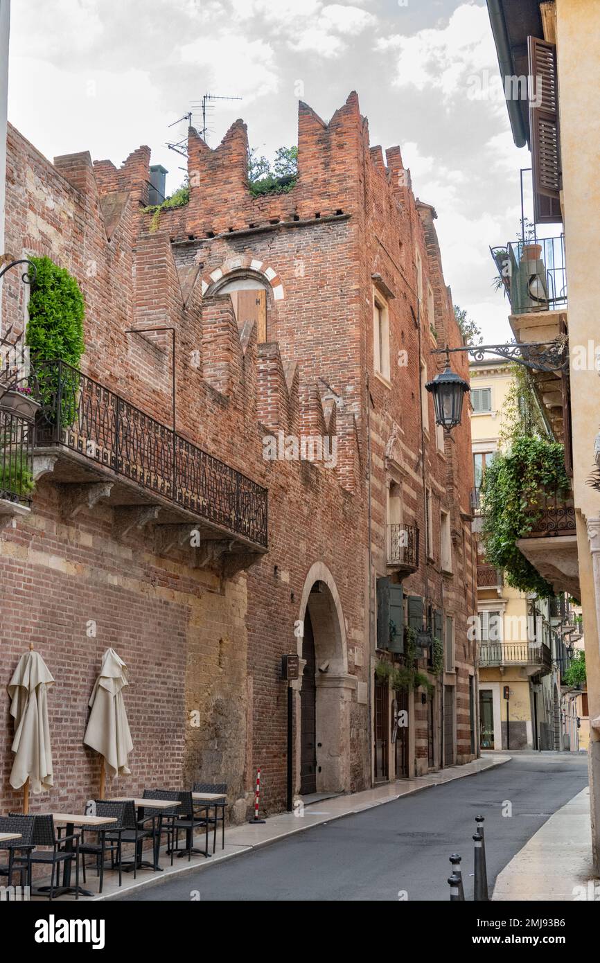 Das Haus, in dem Romeo angeblich in Verona, Italien, gelebt hat Stockfoto