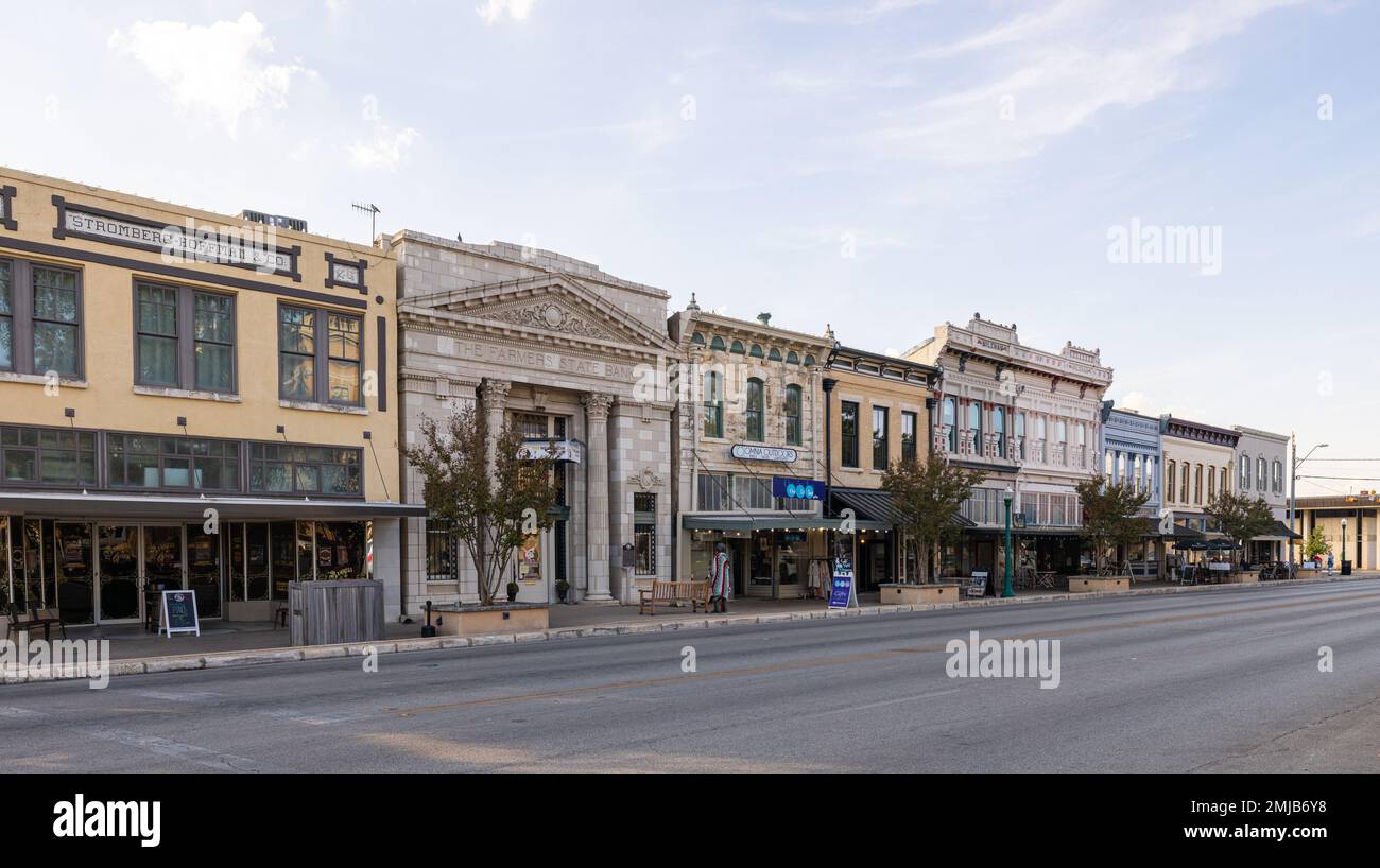 Georgetown, Texas, USA - 14. Oktober 2022: Das alte Geschäftsviertel an der Austin Street Stockfoto