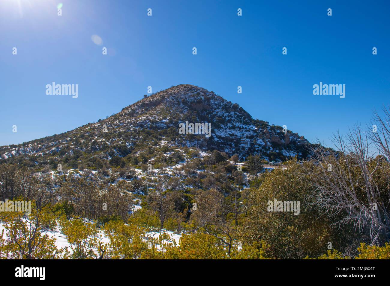 Der Zuckerhut mit Schnee im Winter im Chiricahua National Monument im Cochise County in Arizona, Arizona, Arizona, Arizona, USA. Stockfoto