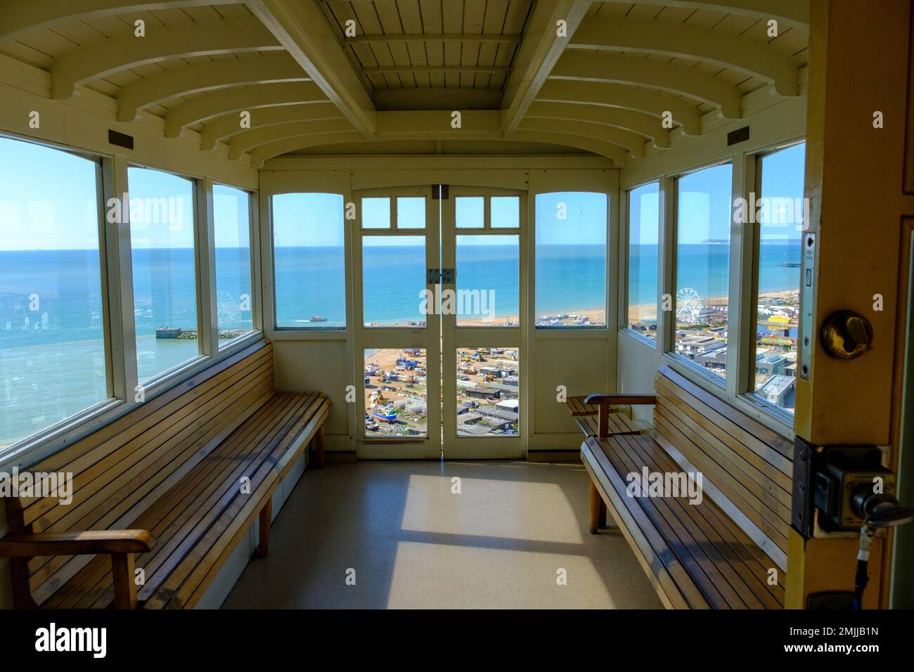 Blick auf Hastings von der East Hill Lift Station, East Sussex, Großbritannien Stockfoto