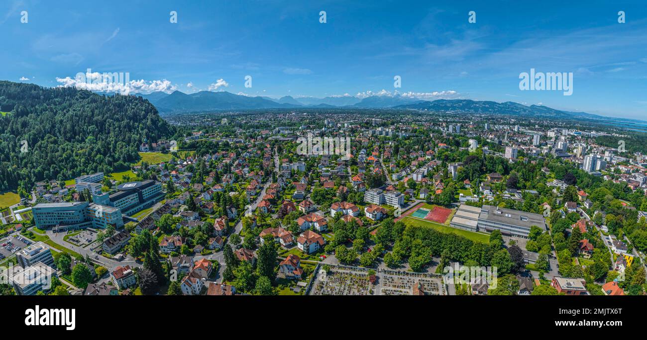 Luftaufnahme in die Innenstadt von Bregenz am Bodensee, der Hauptstadt des österreichischen Bundesstaates Vorarlberg Stockfoto