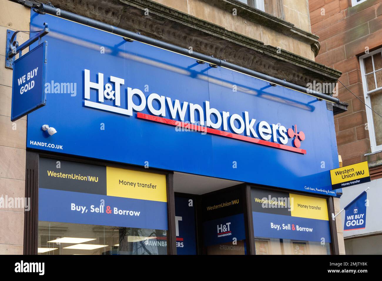 Beschilderung des Pfandleihgeschäfts H and T, Ayr, Schottland, Großbritannien Stockfoto